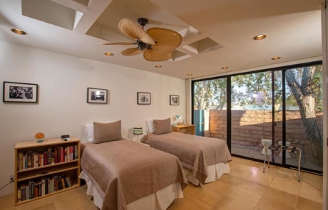 Casa Luna - bedroom double beds.